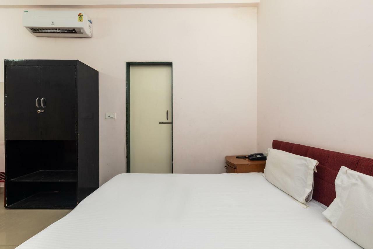 Spot On 48618 Vasundhara Gardens Hotel โบปาล ภายนอก รูปภาพ