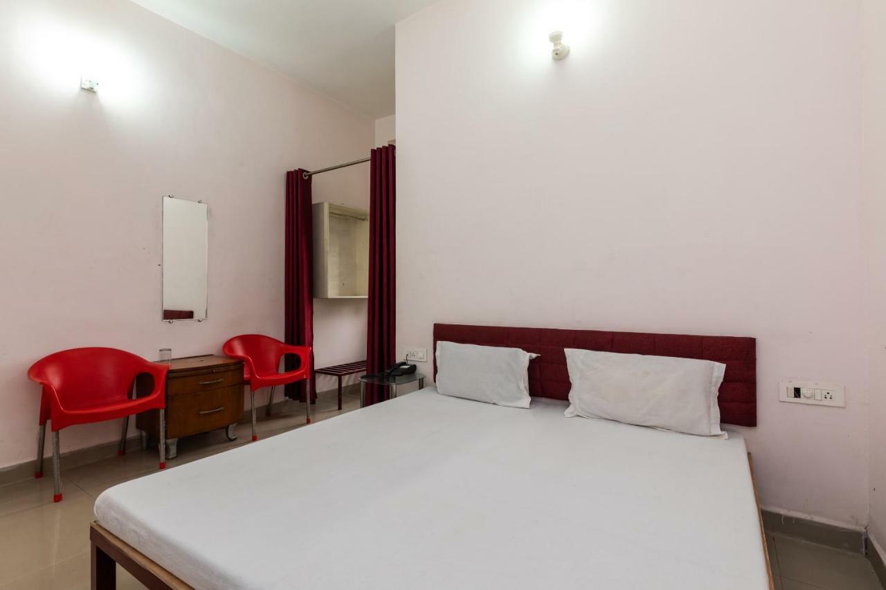 Spot On 48618 Vasundhara Gardens Hotel โบปาล ภายนอก รูปภาพ